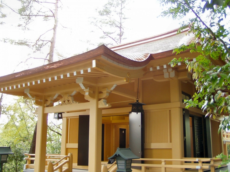 2004稲足神社本殿